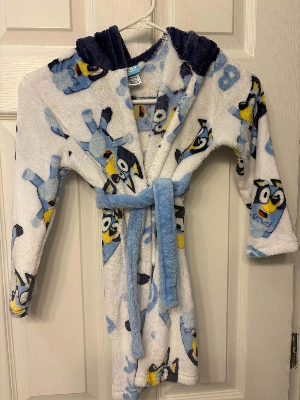 Bluey Fleece Bathrobe Size 4T/5T White Hooded Sleepwear